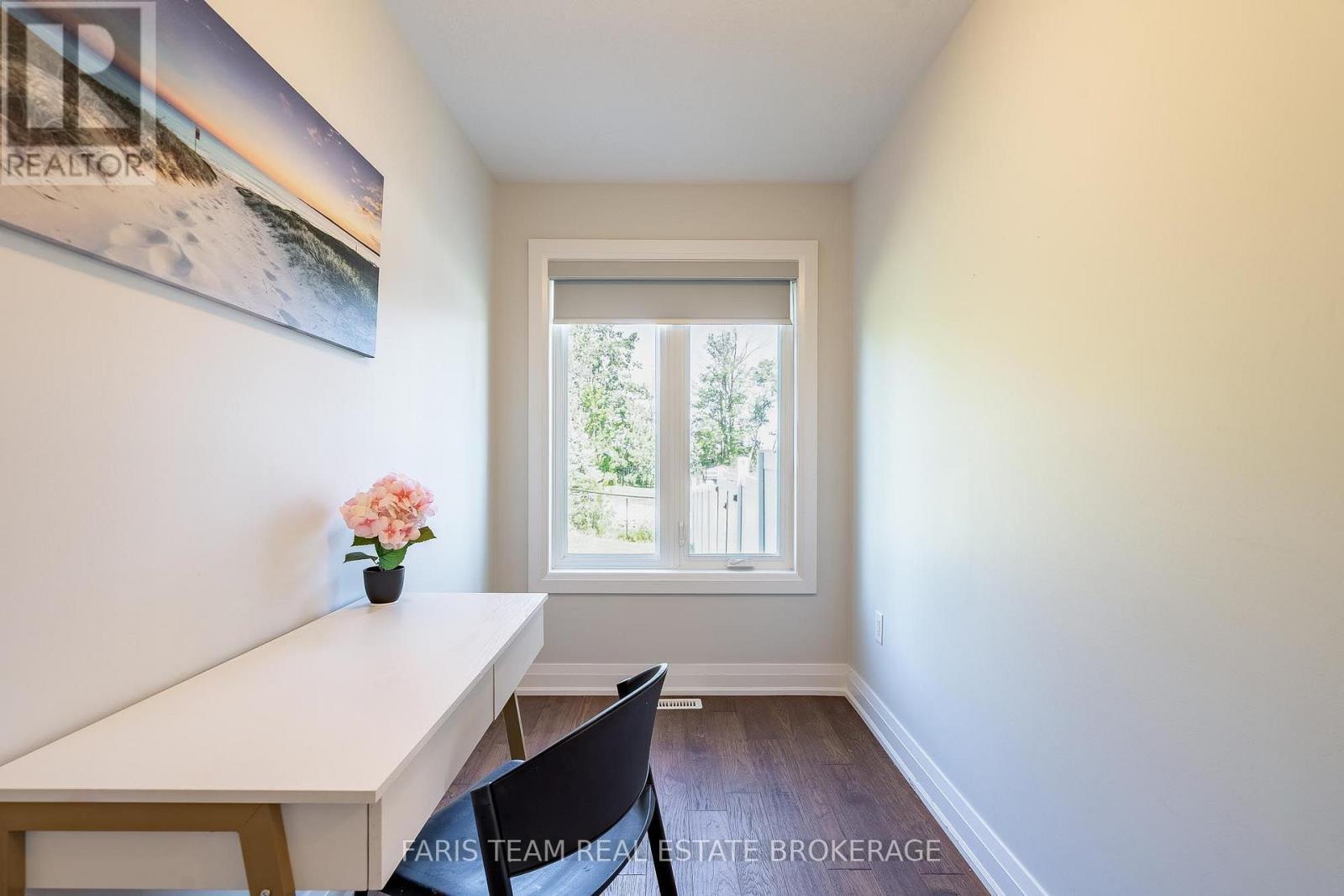 4 Cheslock Crescent, Oro-Medonte, ON - Indoor Photo Showing Other Room