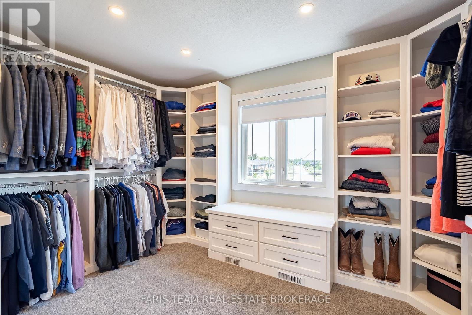 4 Cheslock Crescent, Oro-Medonte, ON - Indoor With Storage