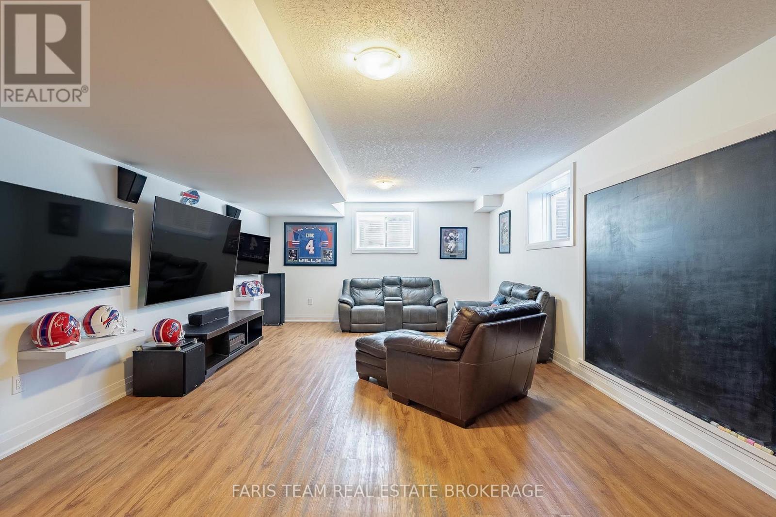 4 Cheslock Crescent, Oro-Medonte, ON - Indoor