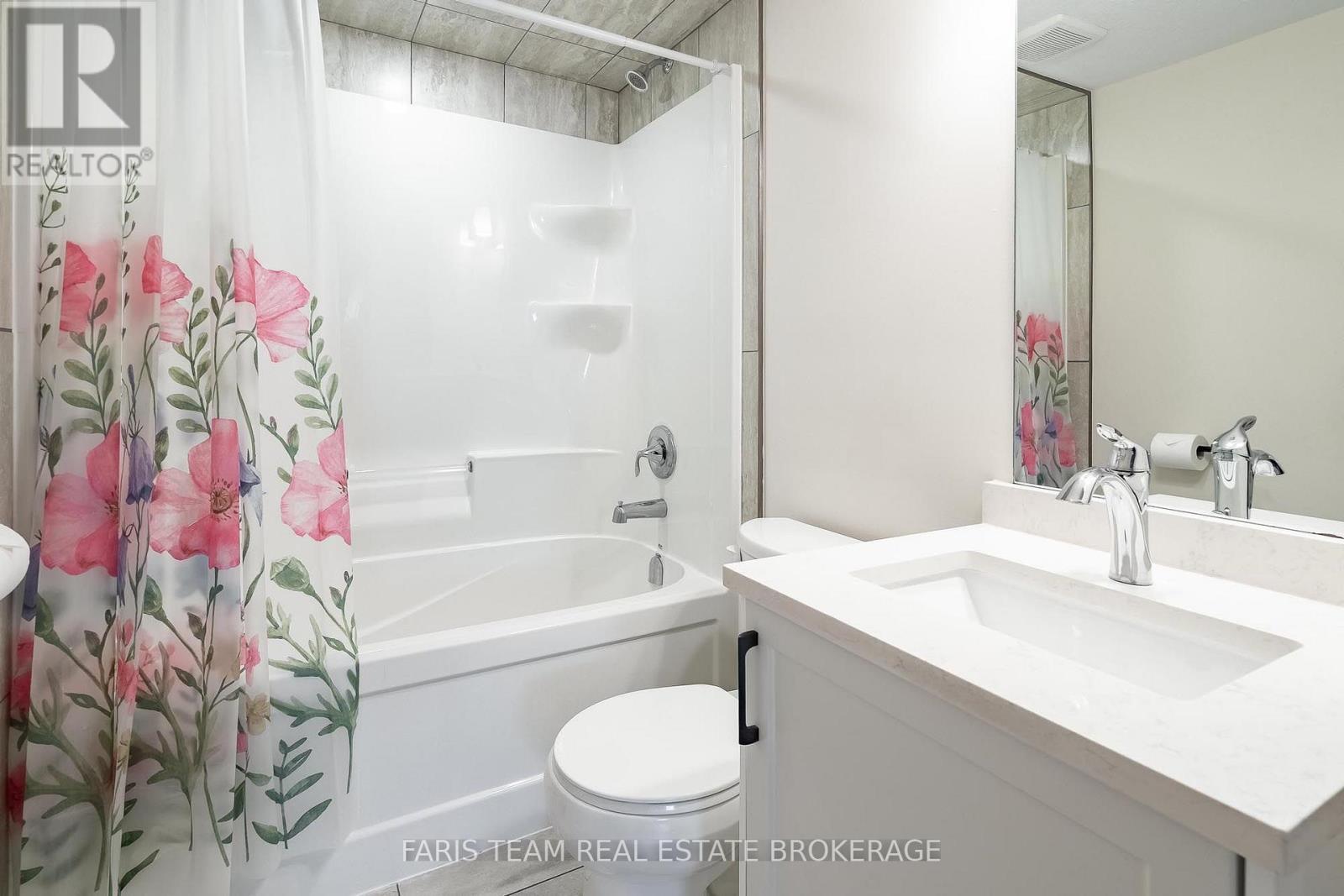 4 Cheslock Crescent, Oro-Medonte, ON - Indoor Photo Showing Bathroom