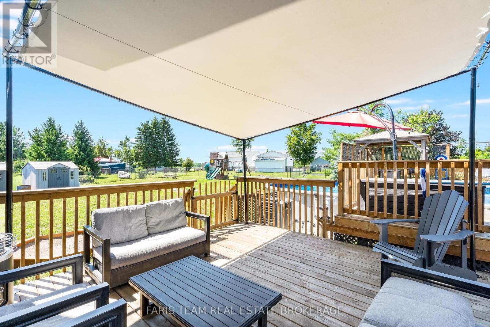 4 Cheslock Crescent, Oro-Medonte, ON - Outdoor With Deck Patio Veranda With Exterior