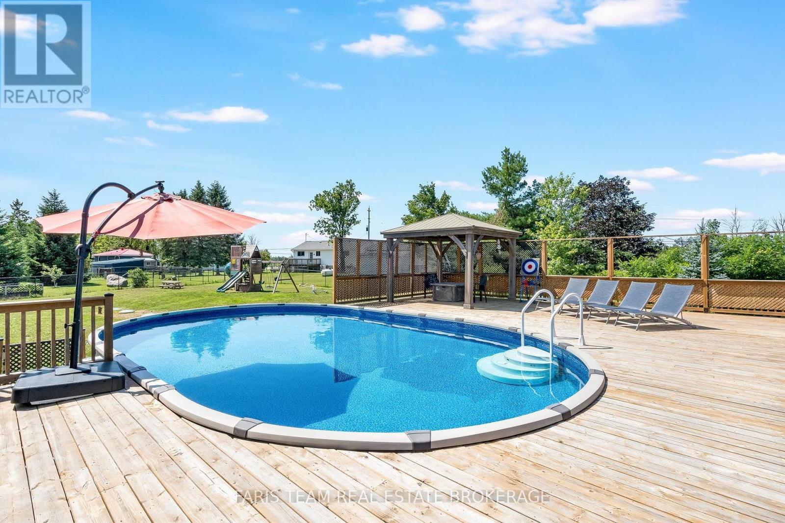 4 Cheslock Crescent, Oro-Medonte, ON - Outdoor With Above Ground Pool With Deck Patio Veranda With Backyard