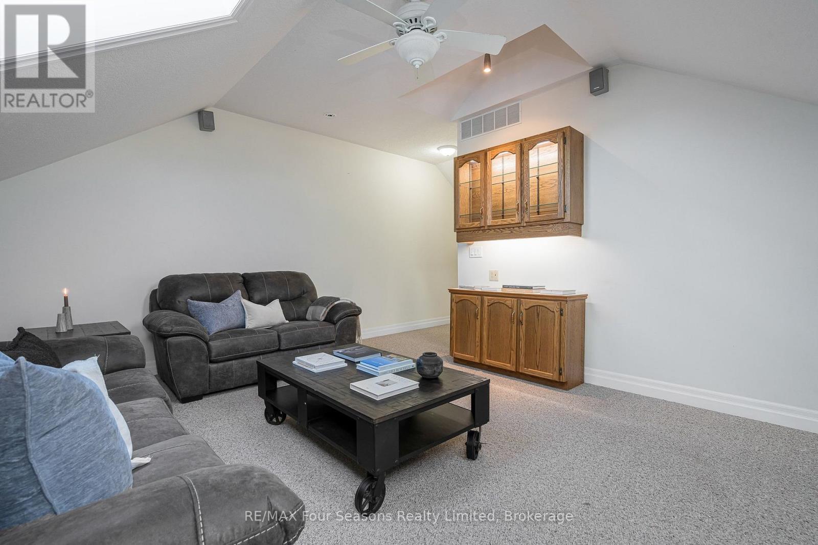 36 Saint Marie Street, Collingwood, ON - Indoor Photo Showing Living Room