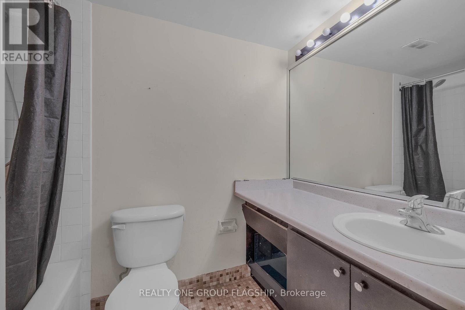 1401 - 61 Richview Road, Toronto, ON - Indoor Photo Showing Bathroom