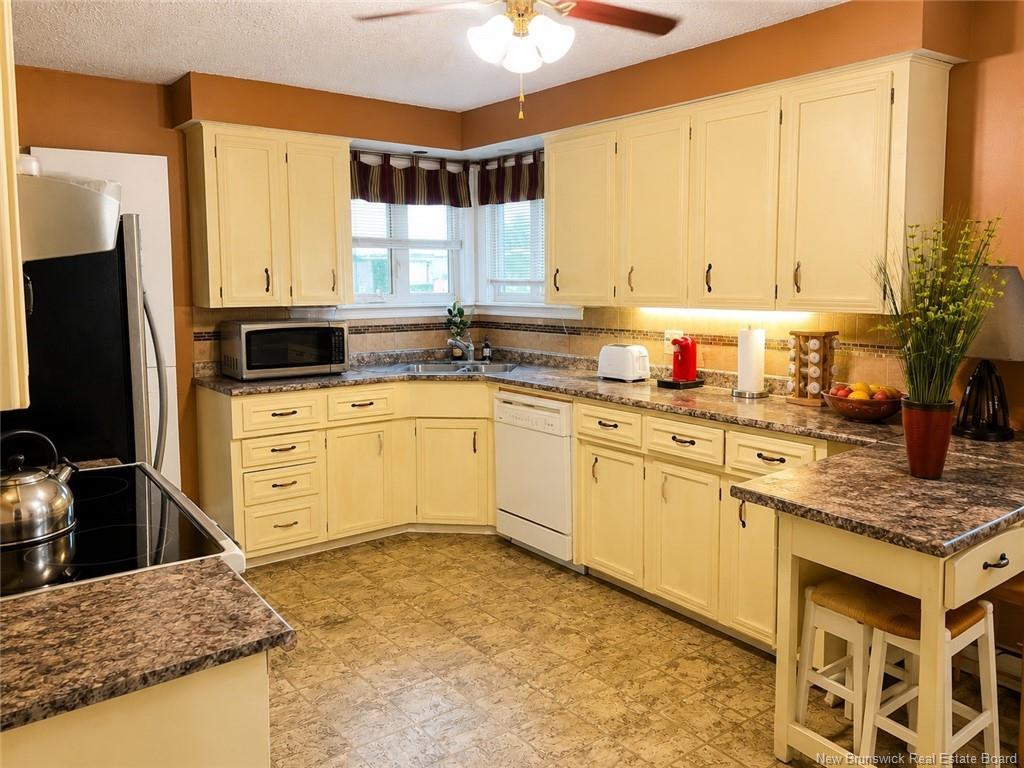 688 Eh Daigle Blvd, Grand-Sault/Grand Falls, NB
