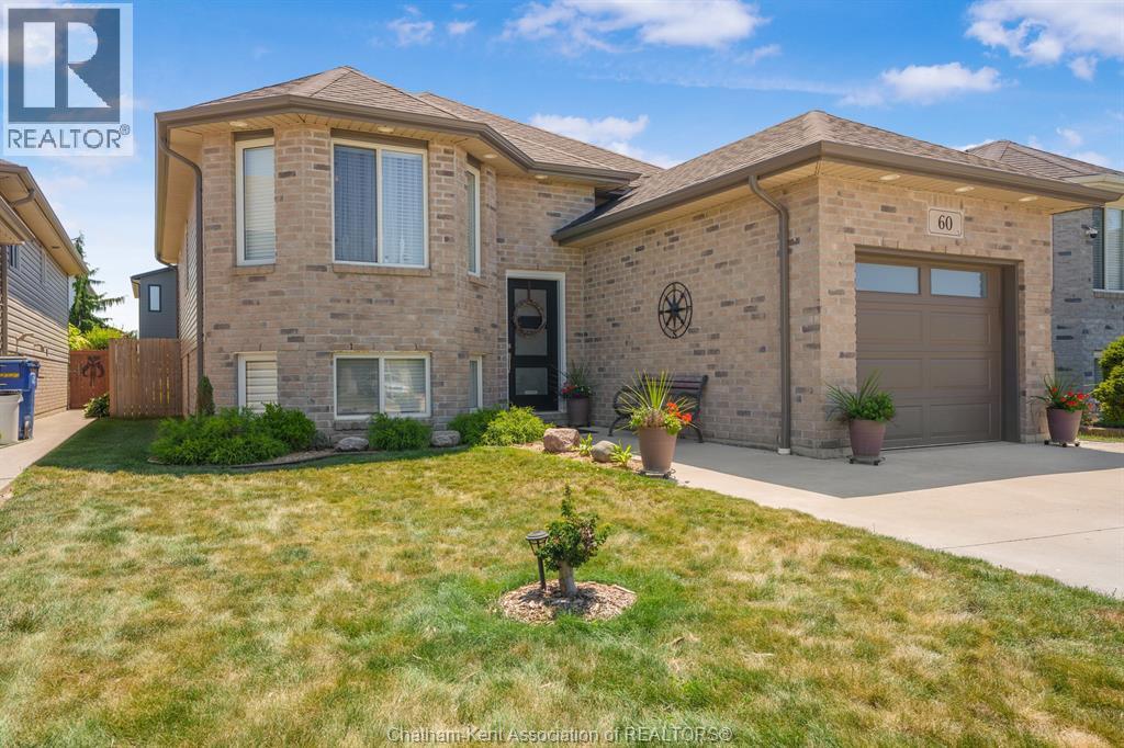 60 Manning Drive, Chatham, ON - Outdoor