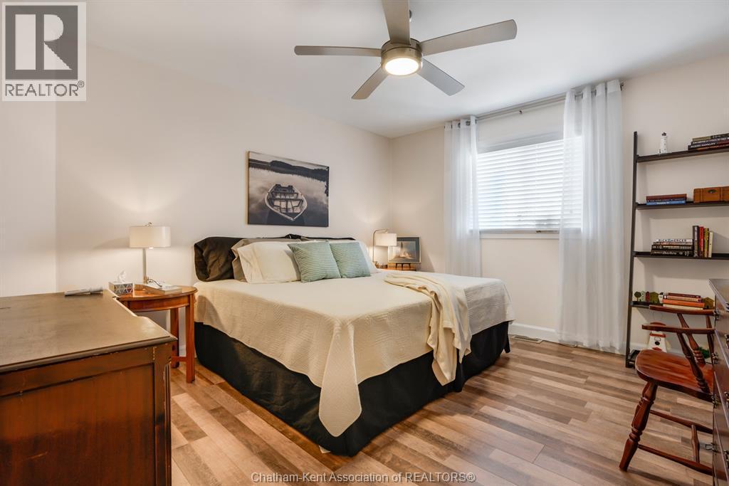60 Manning Drive, Chatham, ON - Indoor Photo Showing Bedroom