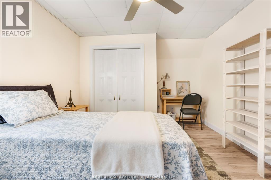 60 Manning Drive, Chatham, ON - Indoor Photo Showing Bedroom