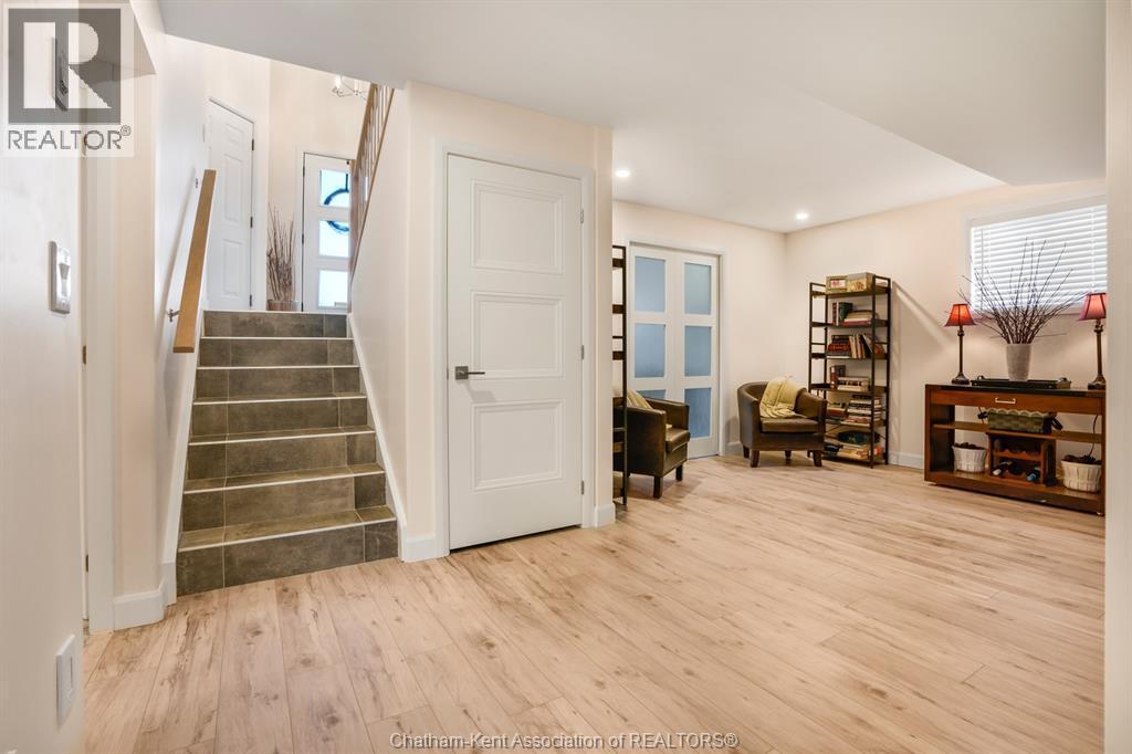 60 Manning Drive, Chatham, ON - Indoor Photo Showing Other Room