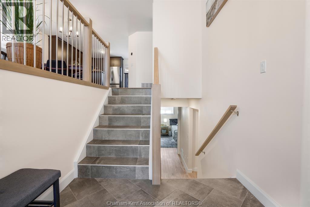 60 Manning Drive, Chatham, ON - Indoor Photo Showing Other Room