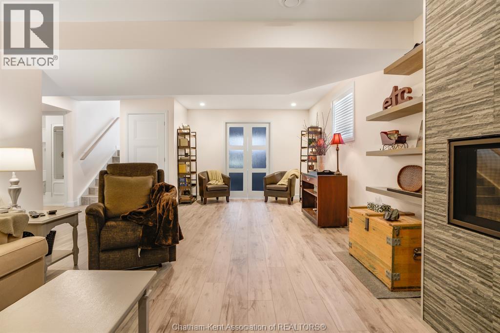 60 Manning Drive, Chatham, ON - Indoor With Fireplace