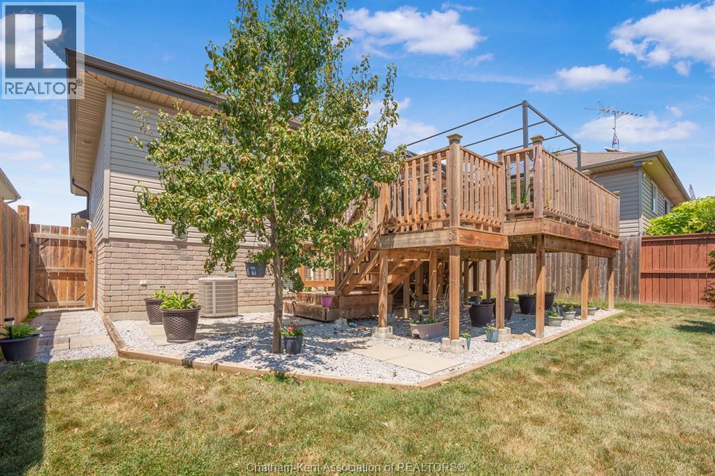 60 Manning Drive, Chatham, ON - Outdoor