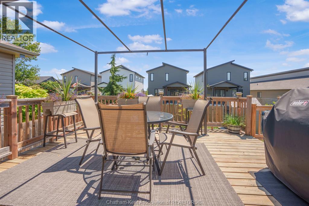 60 Manning Drive, Chatham, ON - Outdoor With Deck Patio Veranda With Exterior