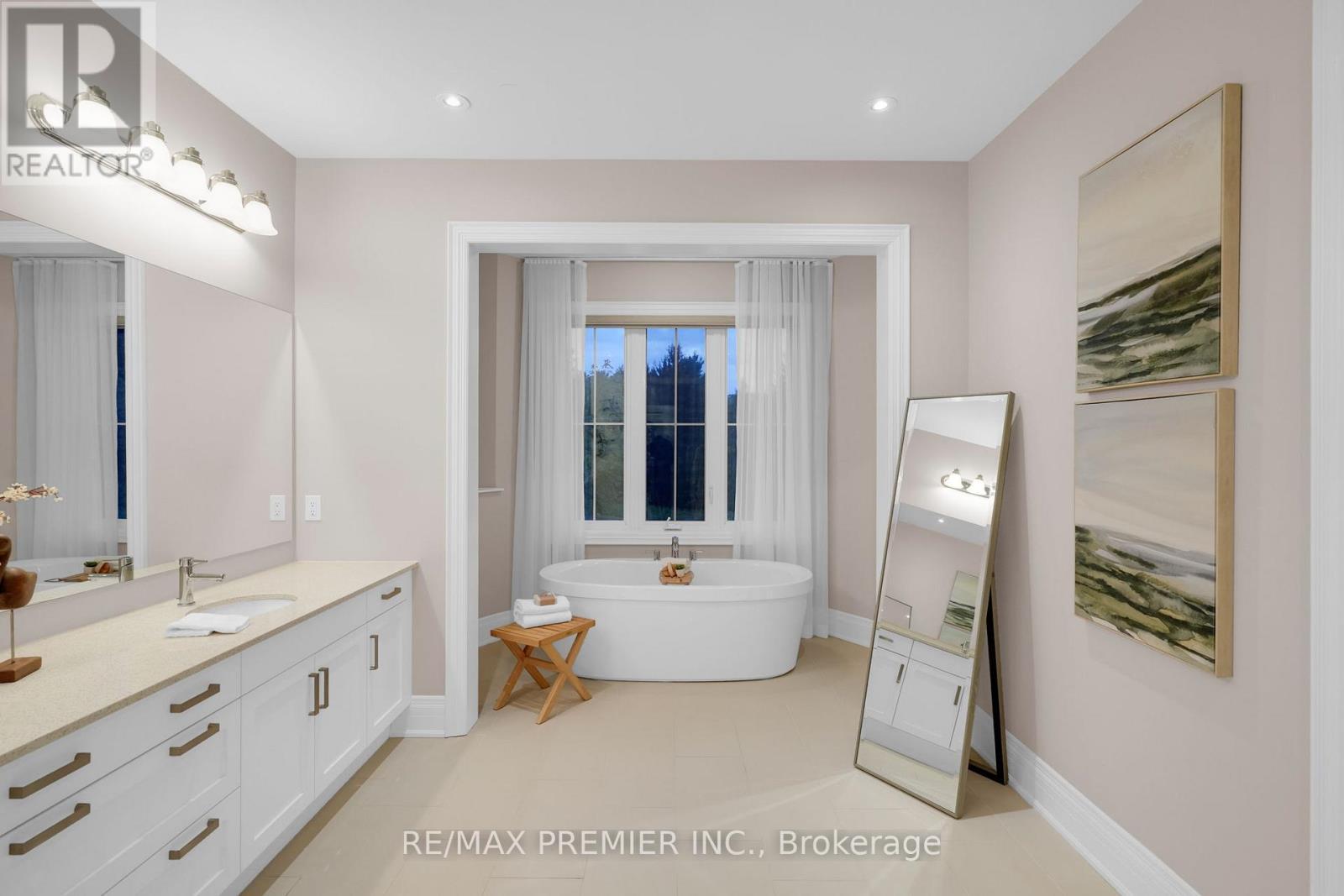 15 Peter Glass Road, King, ON - Indoor Photo Showing Bathroom