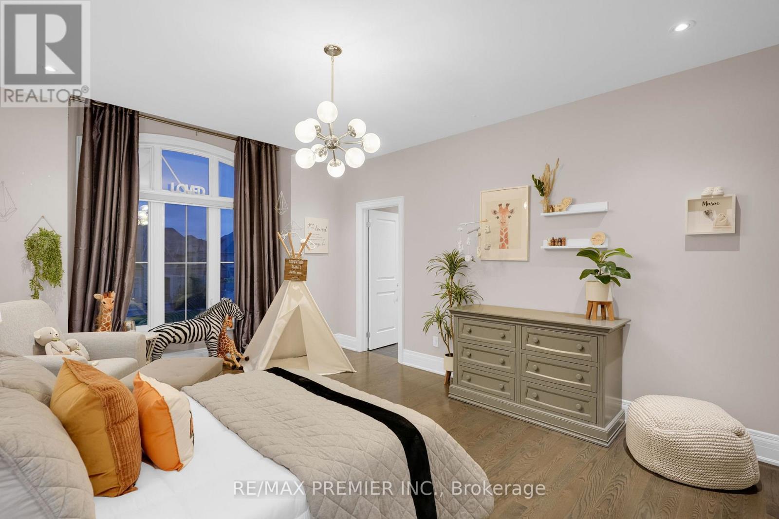 15 Peter Glass Road, King, ON - Indoor Photo Showing Bedroom