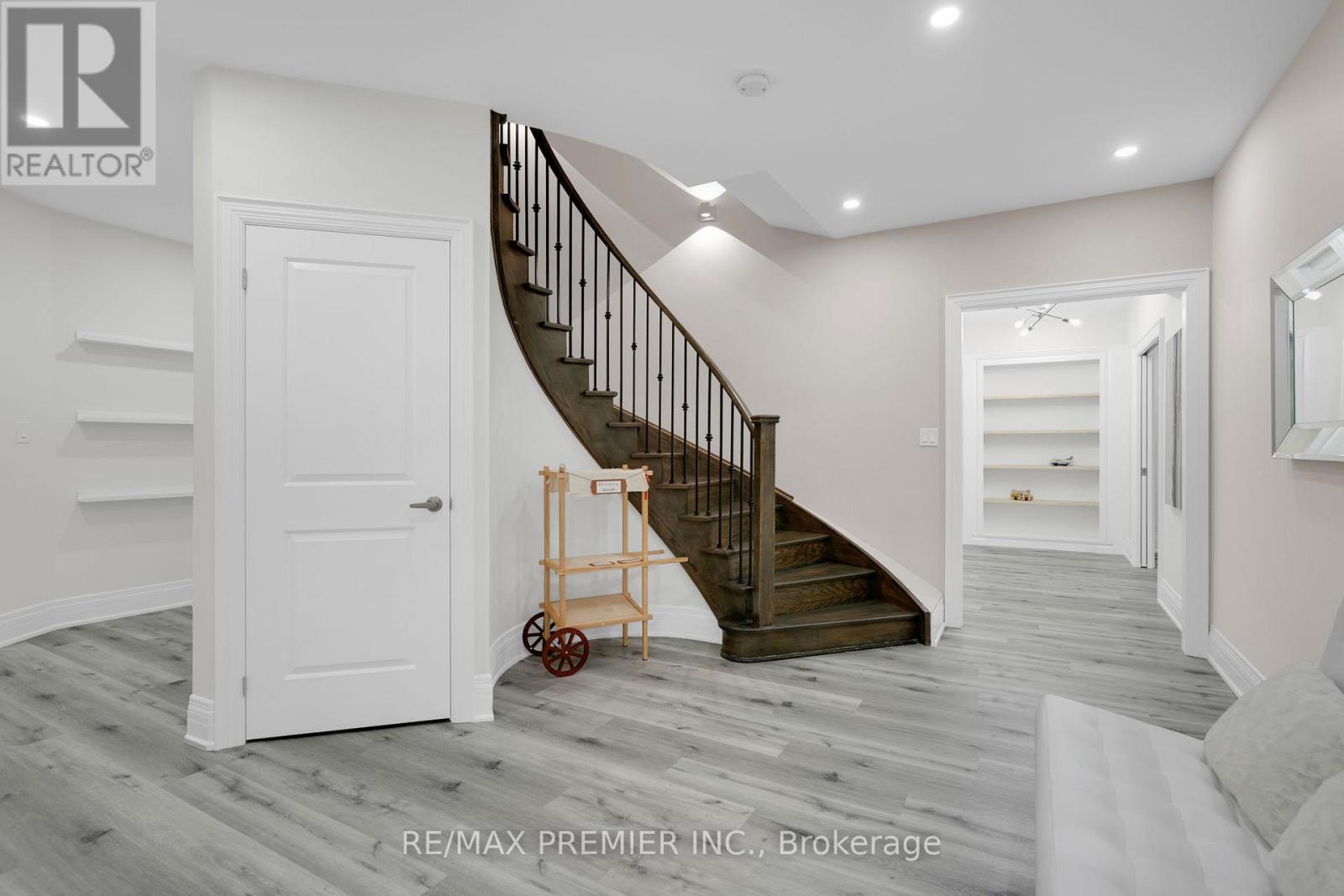 15 Peter Glass Road, King, ON - Indoor Photo Showing Other Room