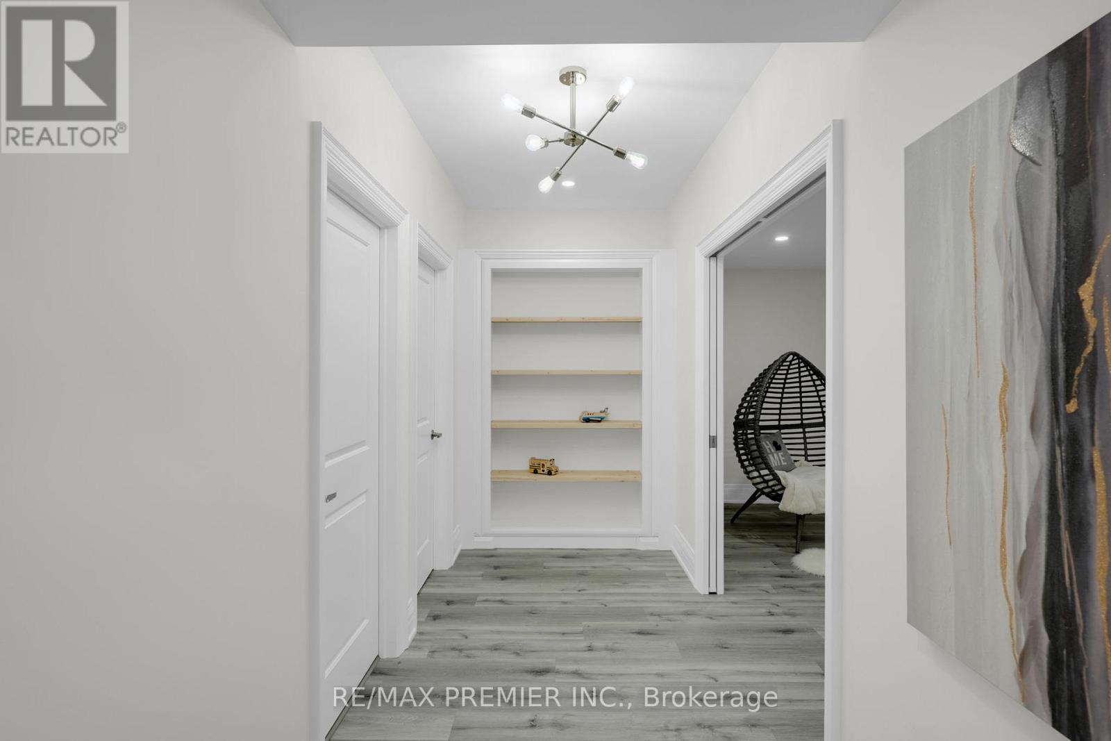 15 Peter Glass Road, King, ON - Indoor Photo Showing Other Room