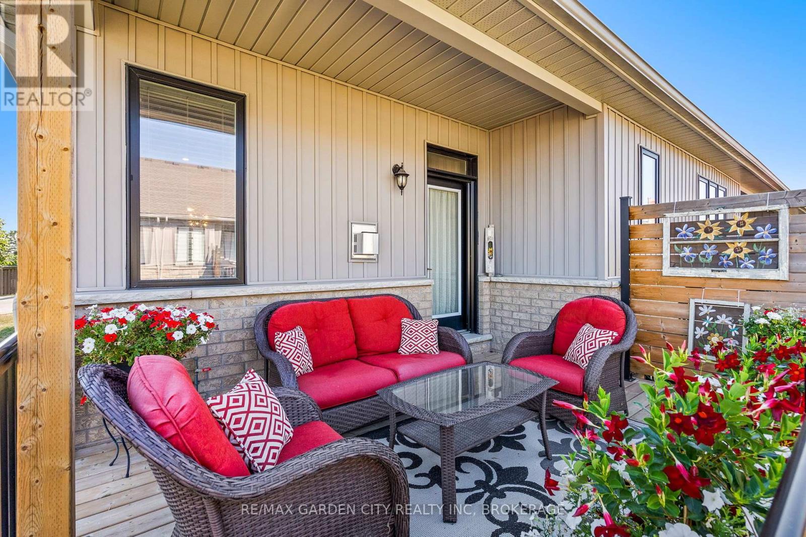 54 Borden Trail, Welland (Prince Charles), ON - Outdoor With Deck Patio Veranda With Exterior