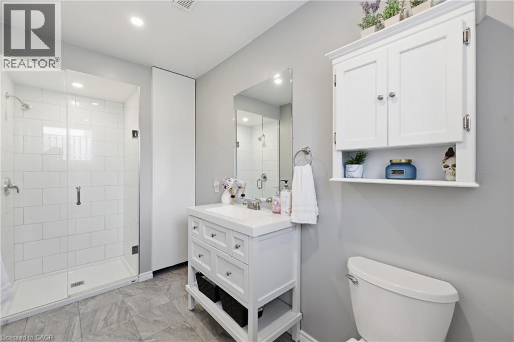 33 Jane Street, Smithville, ON - Indoor Photo Showing Bathroom