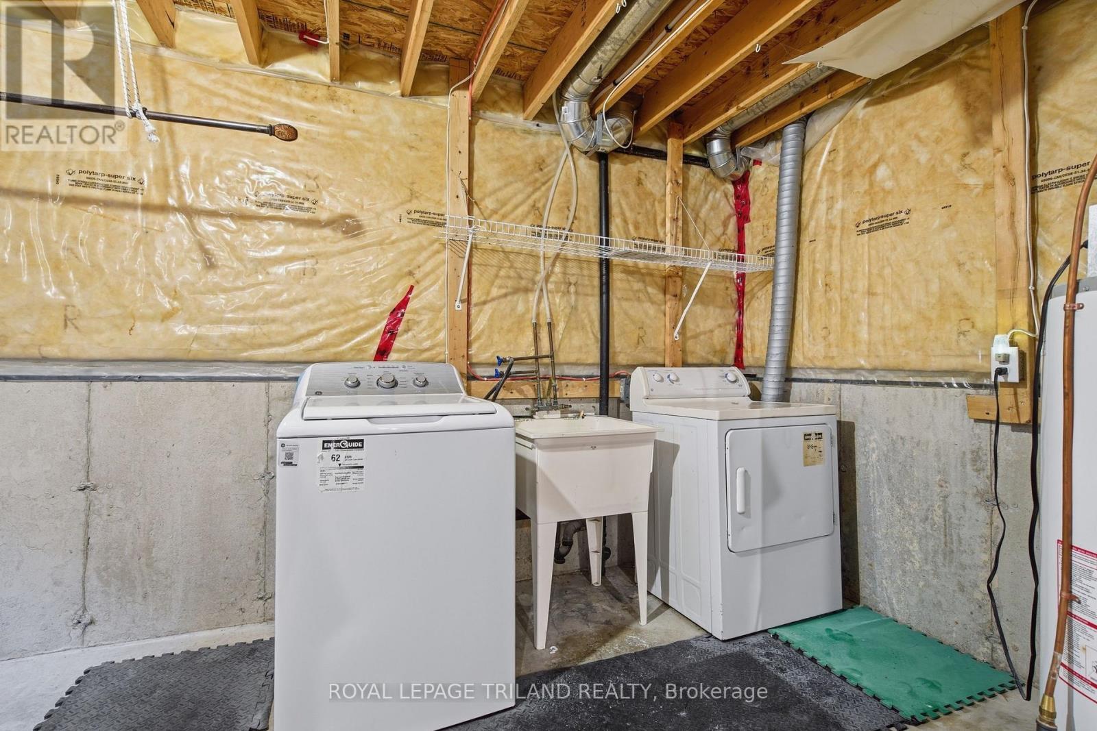 Lower level laundry - 1942 Bloom Crescent, London North (North C), ON - Indoor Photo Showing Laundry Room