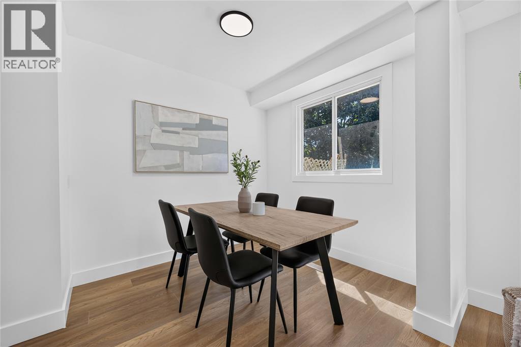 307 Somerset Crescent, Sarnia, ON - Indoor Photo Showing Dining Room