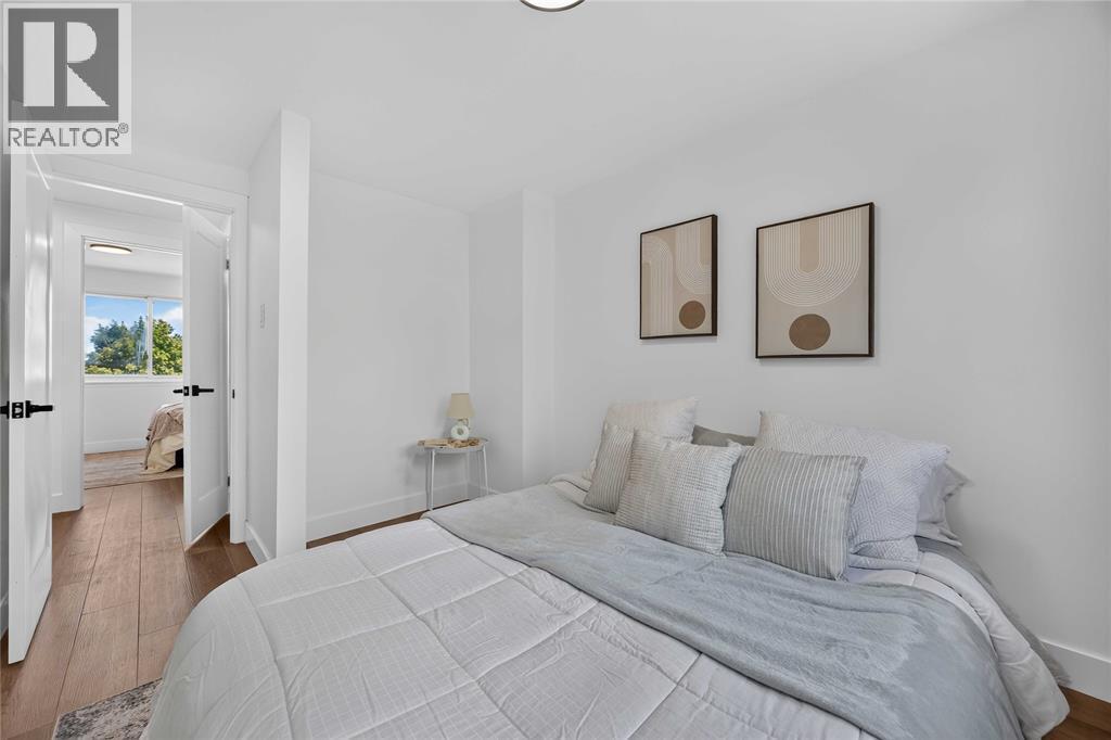 307 Somerset Crescent, Sarnia, ON - Indoor Photo Showing Bedroom