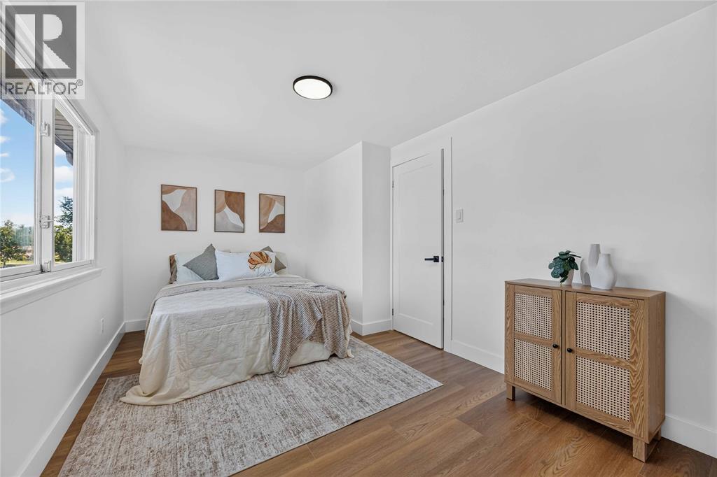 307 Somerset Crescent, Sarnia, ON - Indoor Photo Showing Bedroom