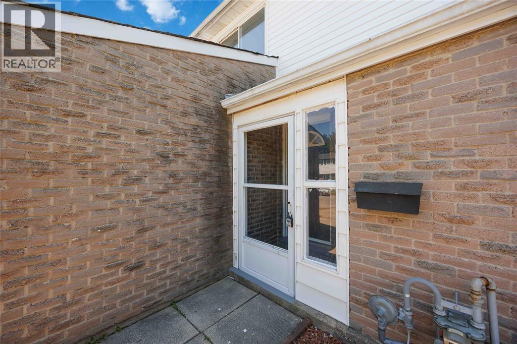 307 Somerset Crescent, Sarnia, ON - Outdoor