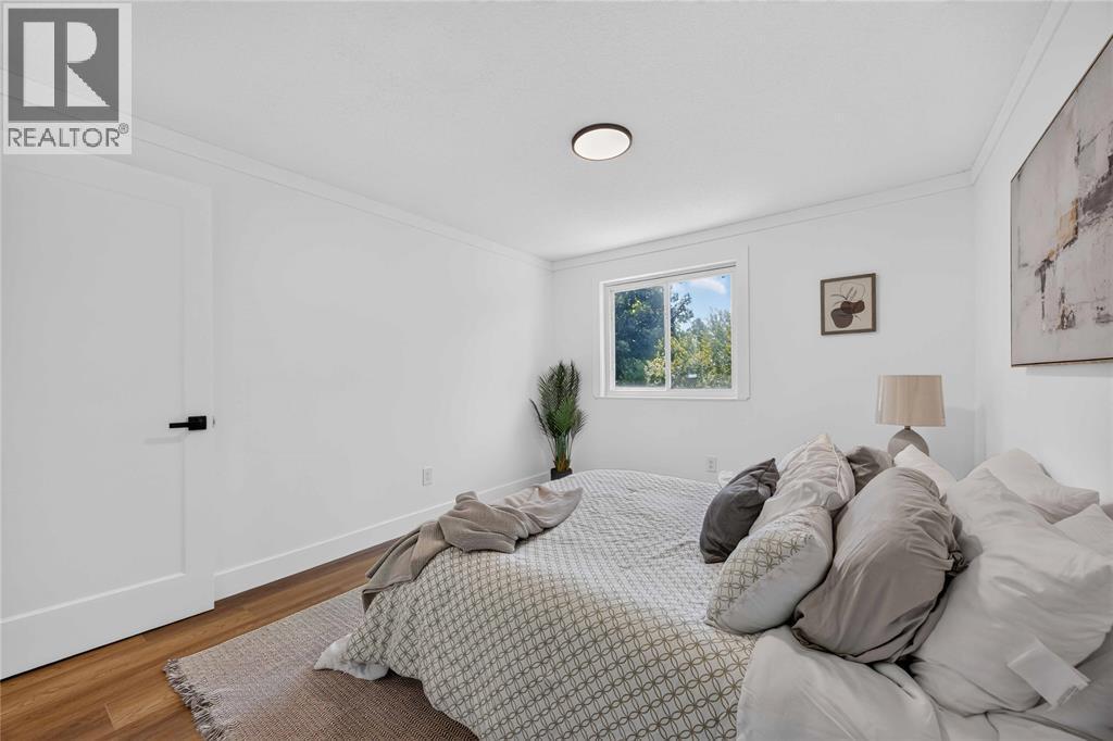 307 Somerset Crescent, Sarnia, ON - Indoor Photo Showing Bedroom