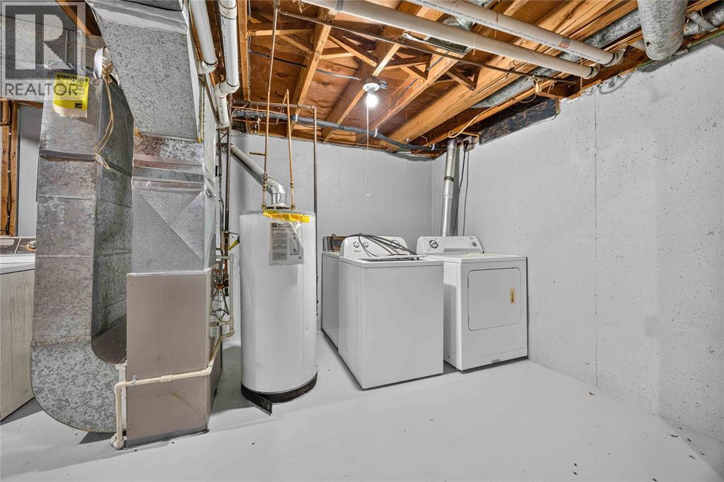 307 Somerset Crescent, Sarnia, ON - Indoor Photo Showing Laundry Room