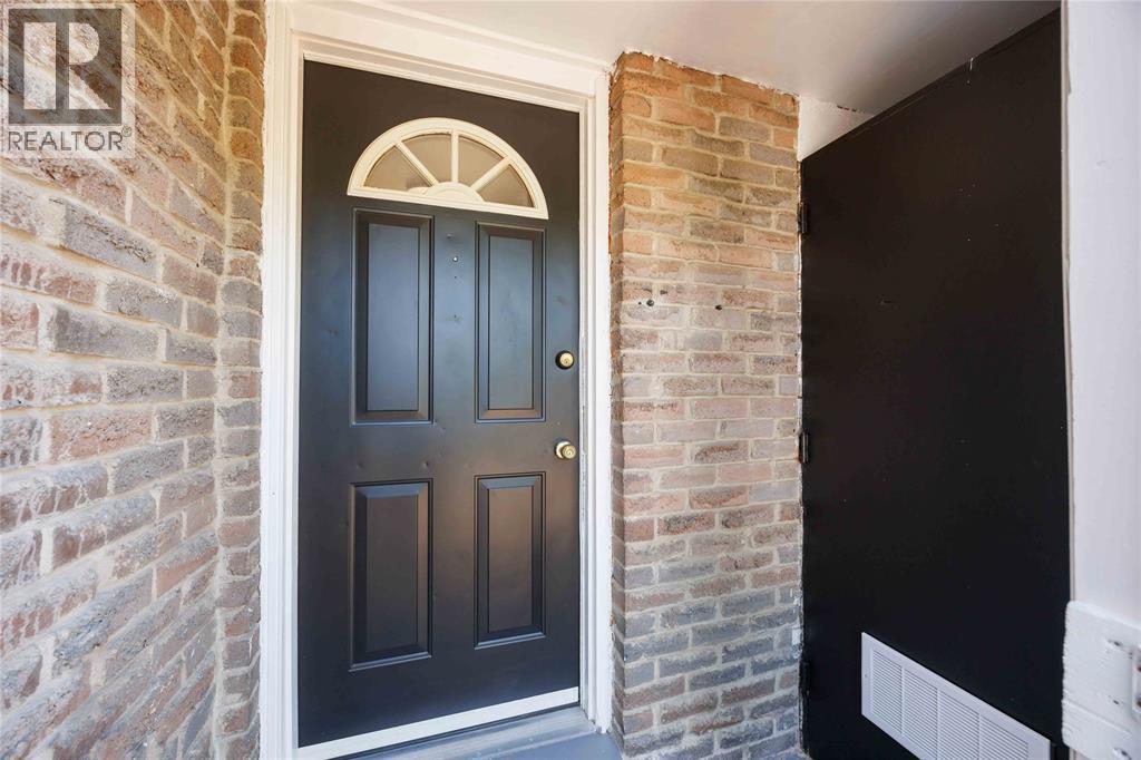 307 Somerset Crescent, Sarnia, ON - Outdoor With Exterior