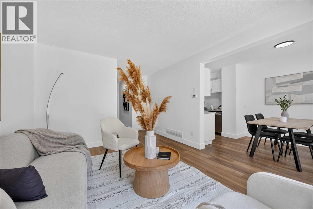 307 Somerset Crescent, Sarnia, ON - Indoor Photo Showing Living Room