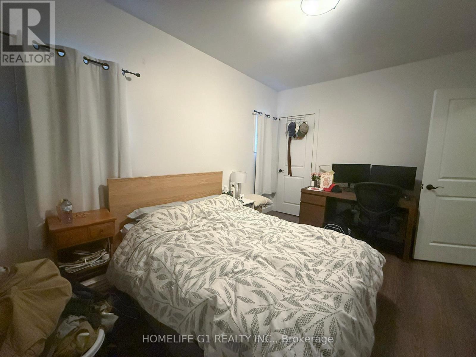 286 Hunter Street W, Hamilton, ON - Indoor Photo Showing Bedroom