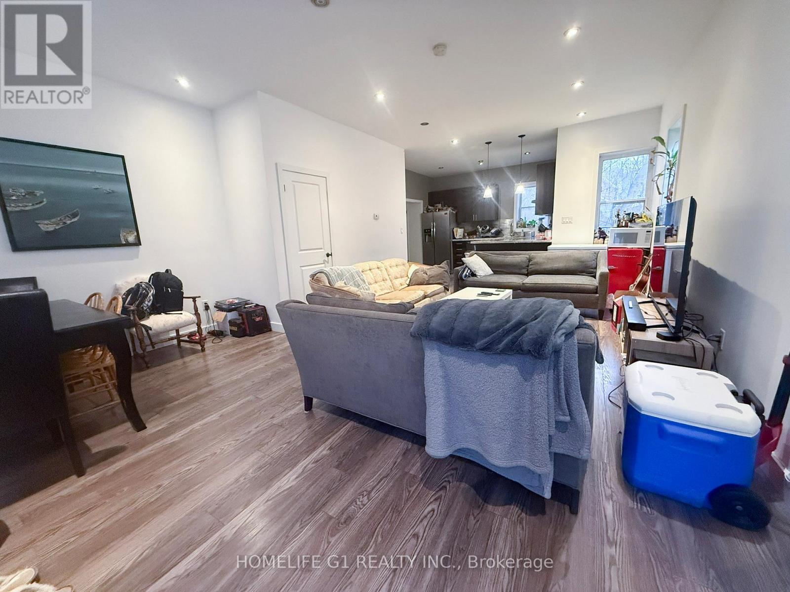 286 Hunter Street W, Hamilton, ON - Indoor Photo Showing Living Room