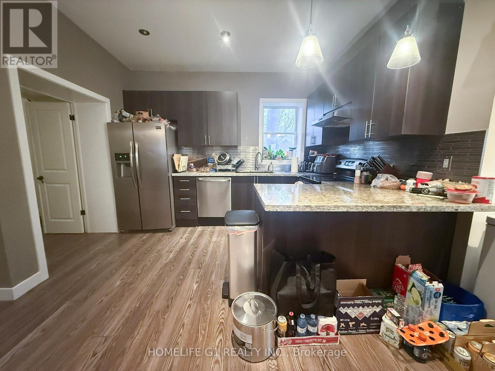 286 Hunter Street W, Hamilton, ON - Indoor Photo Showing Kitchen With Upgraded Kitchen