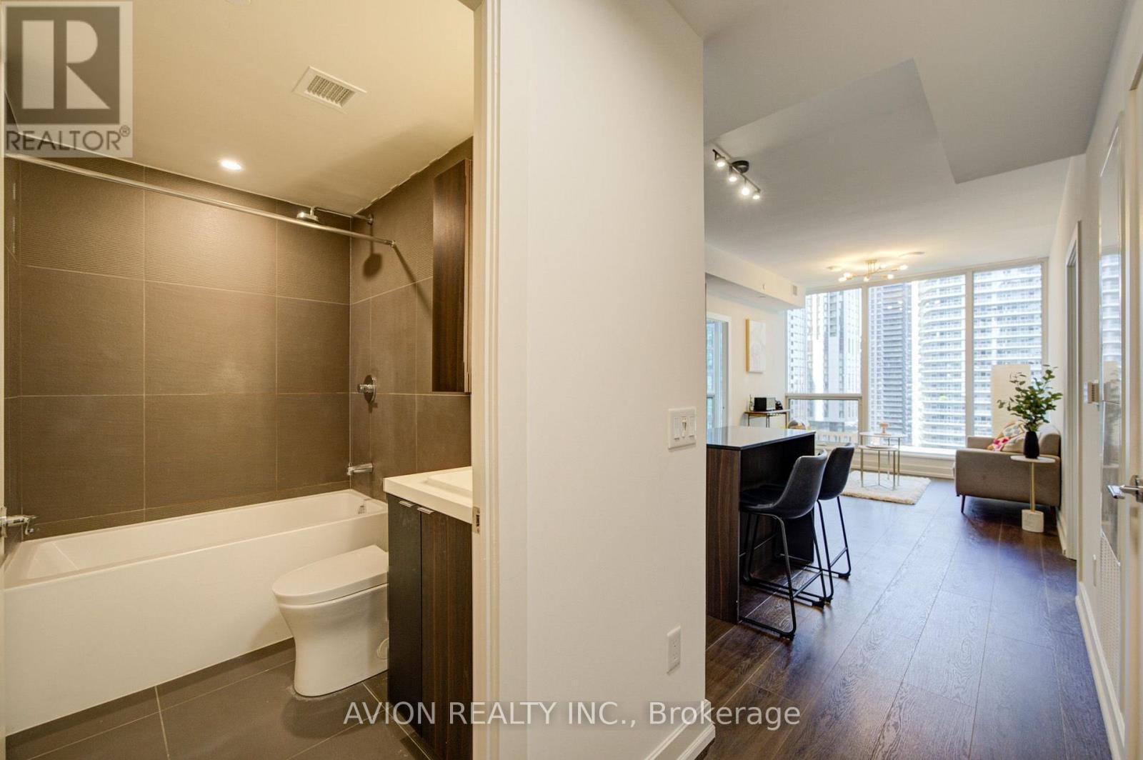 1605 - 15 Mercer Street, Toronto, ON - Indoor Photo Showing Bathroom