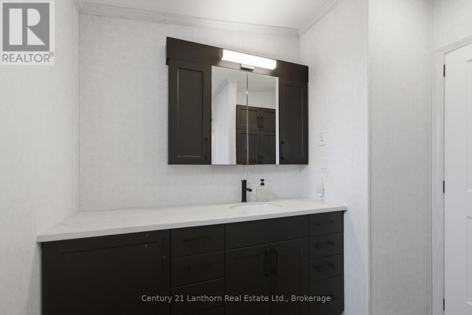 2nd Bathroom - 25 - 484 Frankford Stirling Road, Quinte West (Sidney Ward), ON - Indoor Photo Showing Bathroom