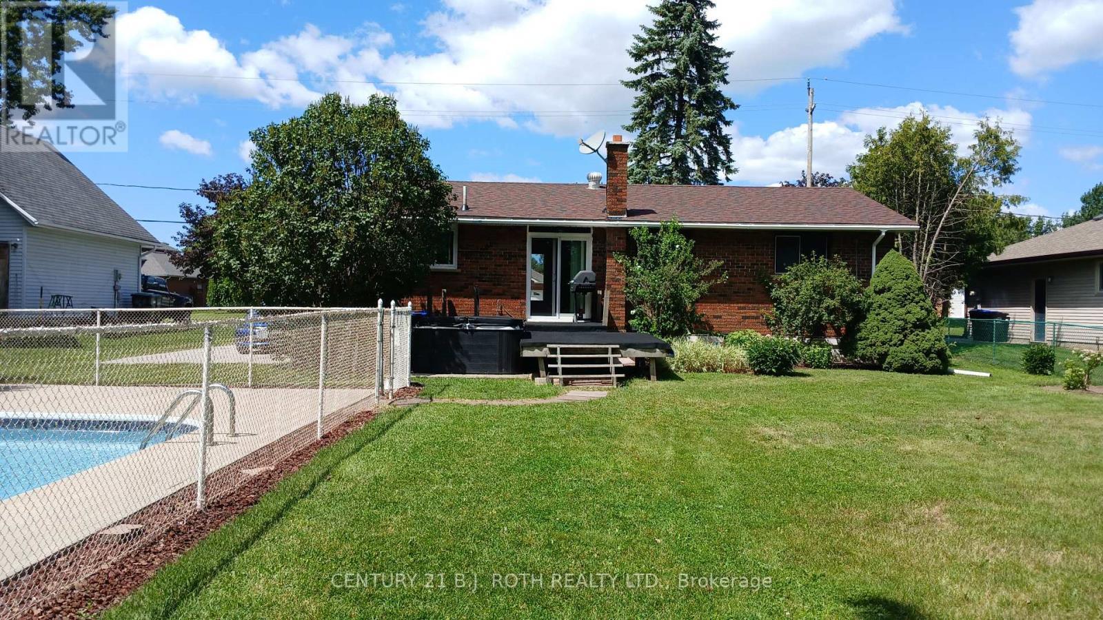 2293 Victoria Street, Innisfil, ON - Outdoor