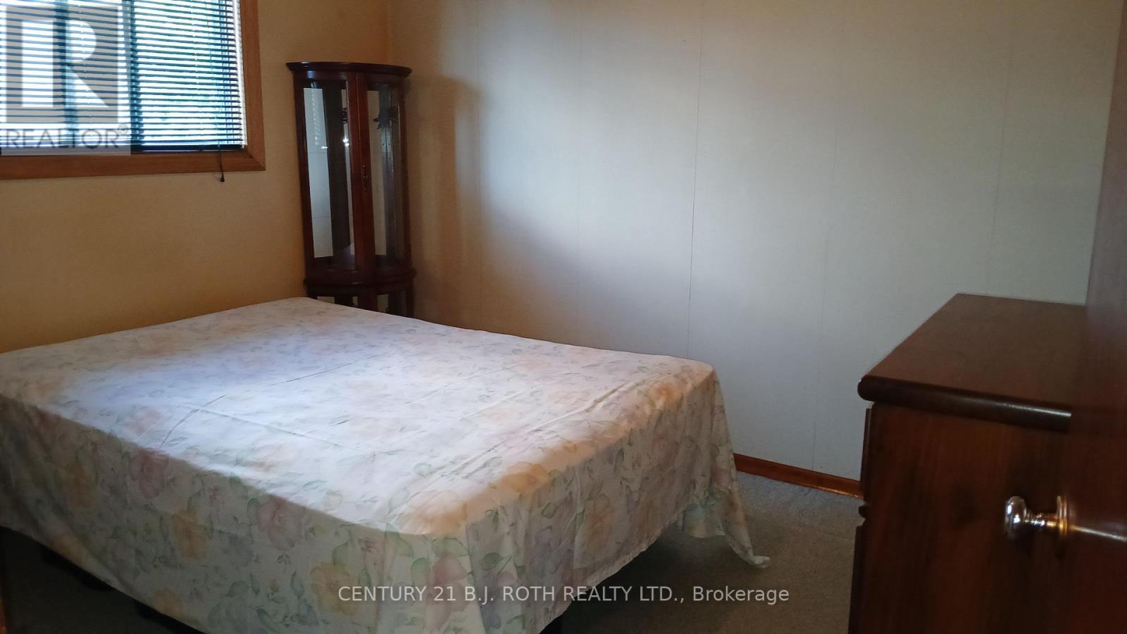 2293 Victoria Street, Innisfil, ON - Indoor Photo Showing Bedroom