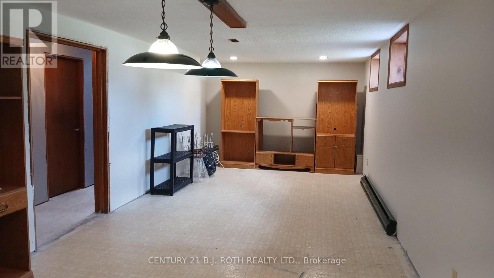 2293 Victoria Street, Innisfil, ON - Indoor Photo Showing Other Room
