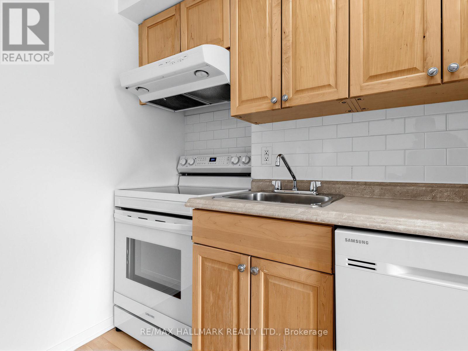 311 - 75 Dalhousie Street, Toronto, ON - Indoor Photo Showing Kitchen