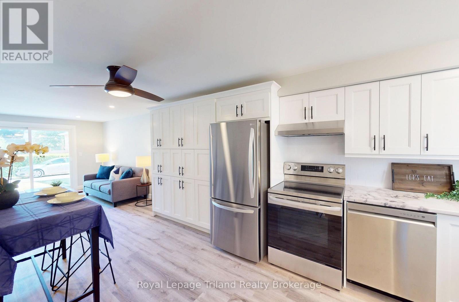 648 Brant Street, Woodstock (Woodstock - North), ON - Indoor Photo Showing Kitchen With Stainless Steel Kitchen