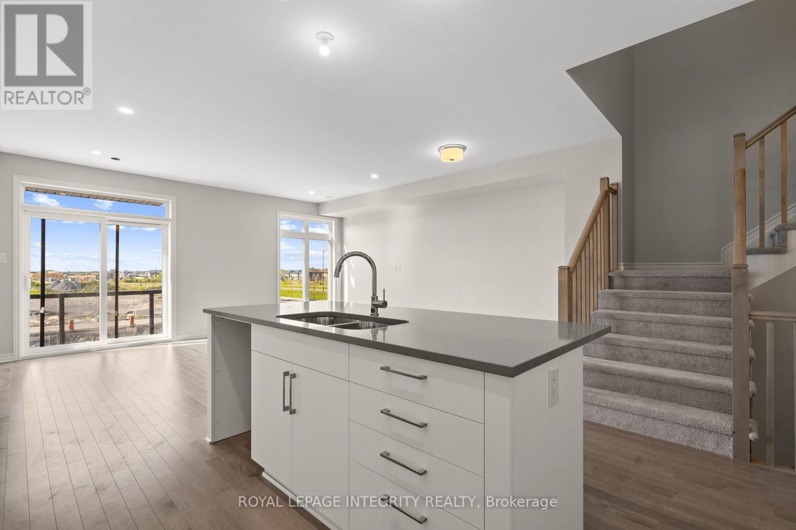 79 Rawah Private W, Ottawa, ON - Indoor