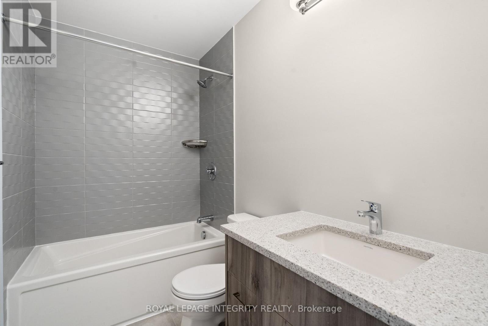 79 Rawah Private W, Ottawa, ON - Indoor Photo Showing Bathroom