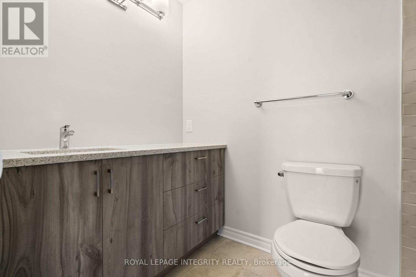 79 Rawah Private W, Ottawa, ON - Indoor Photo Showing Bathroom
