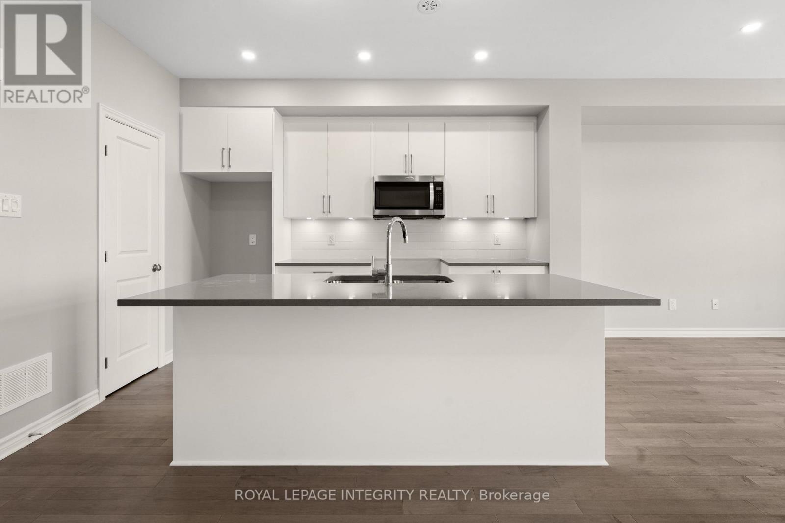 79 Rawah Private W, Ottawa, ON - Indoor Photo Showing Kitchen