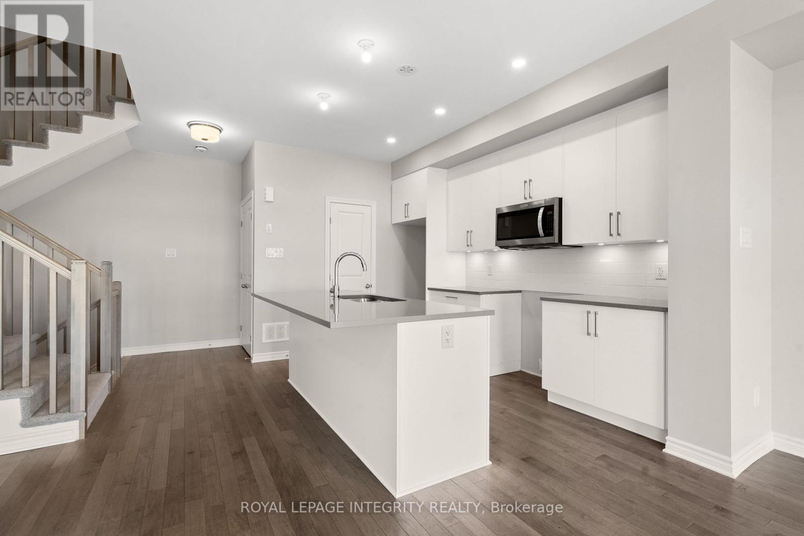 79 Rawah Private W, Ottawa, ON - Indoor Photo Showing Kitchen