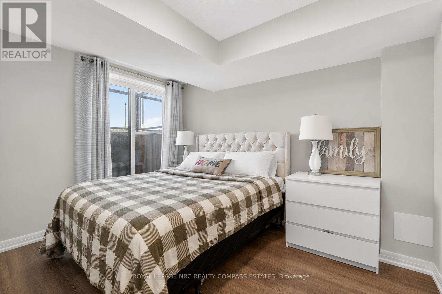 119 - 6705 Cropp Street, Niagara Falls (Morrison), ON - Indoor Photo Showing Bedroom