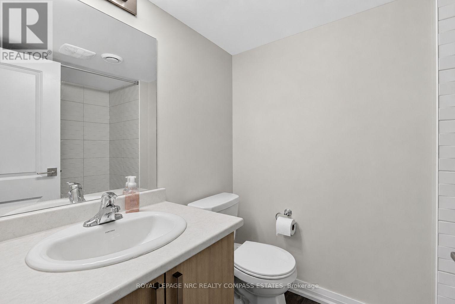 119 - 6705 Cropp Street, Niagara Falls (Morrison), ON - Indoor Photo Showing Bathroom
