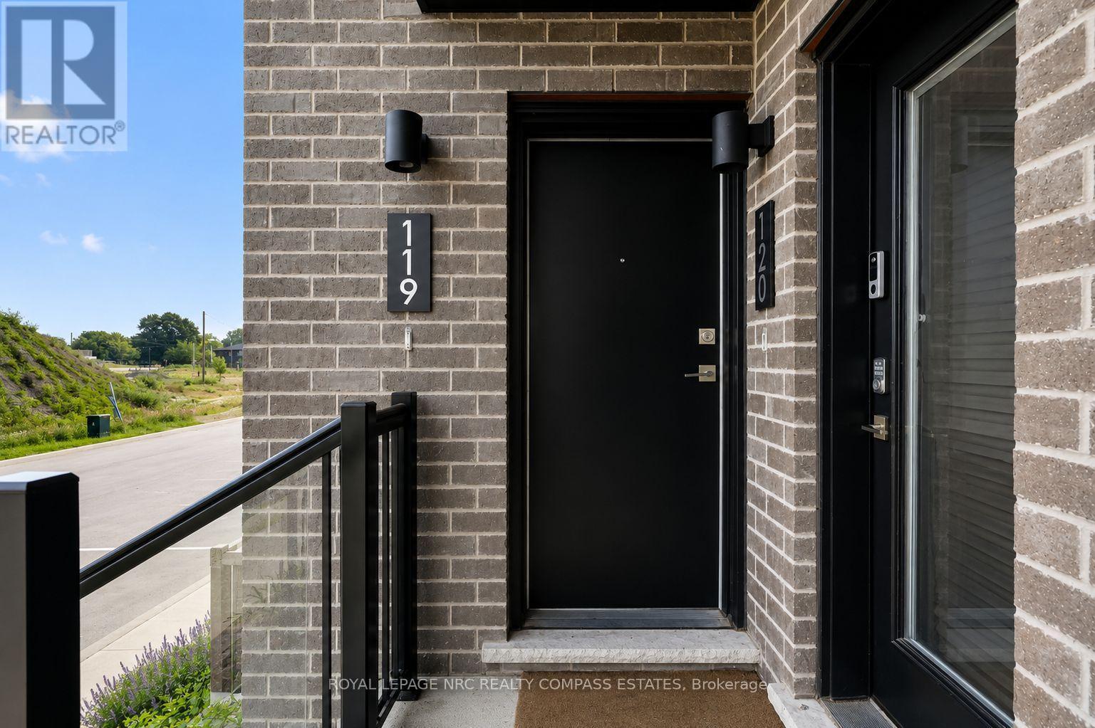 119 - 6705 Cropp Street, Niagara Falls (Morrison), ON - Outdoor With Exterior